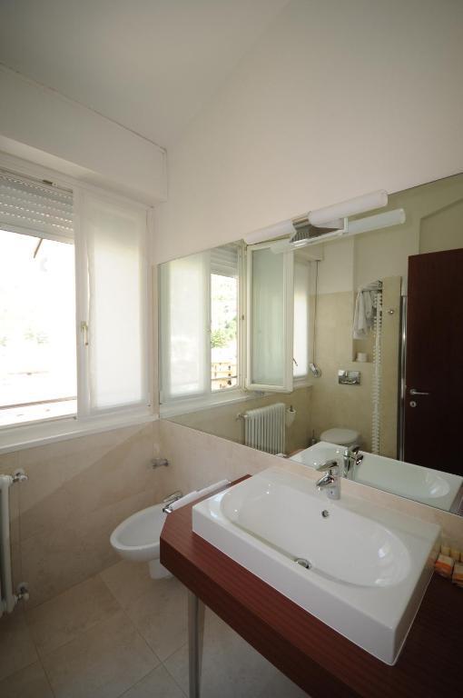 Hotel Conradi Chiavenna Kamer foto