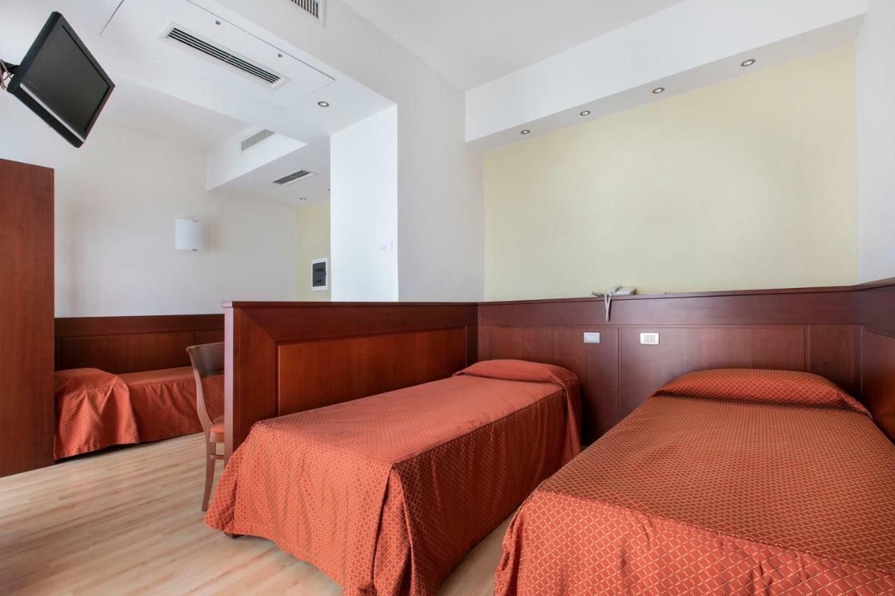 Hotel Conradi Chiavenna Buitenkant foto