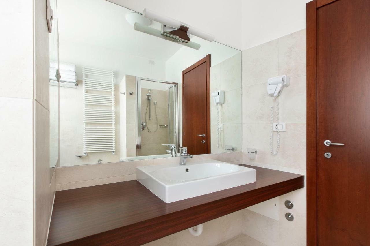 Hotel Conradi Chiavenna Buitenkant foto
