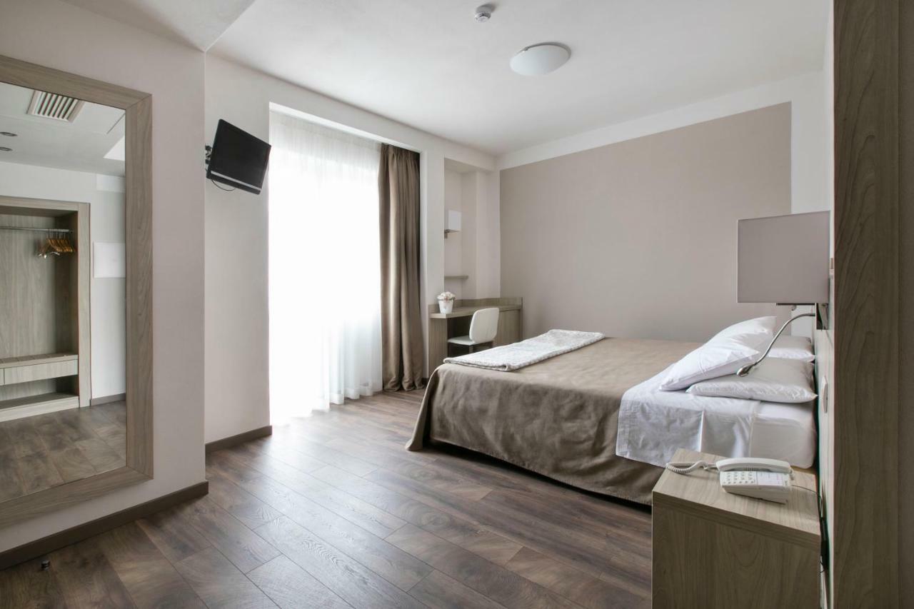 Hotel Conradi Chiavenna Buitenkant foto