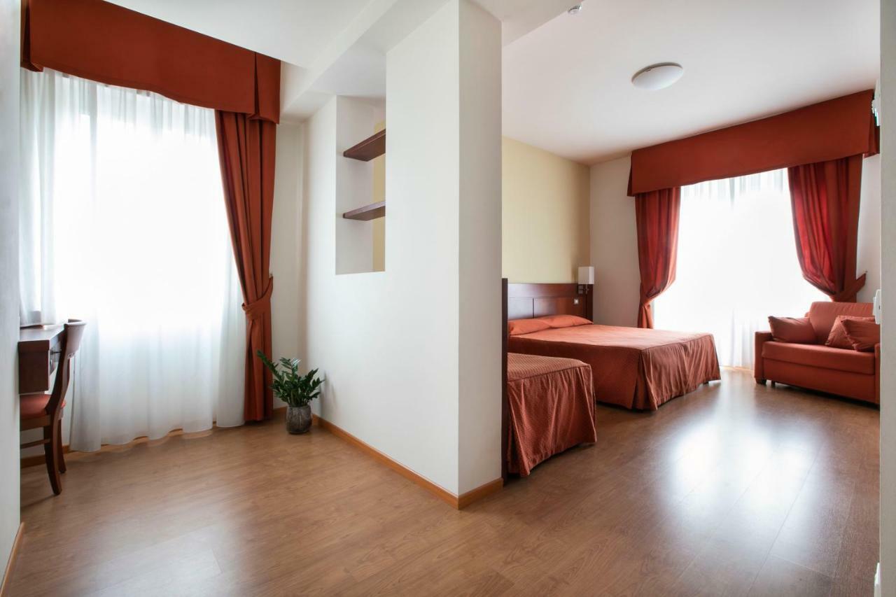 Hotel Conradi Chiavenna Buitenkant foto