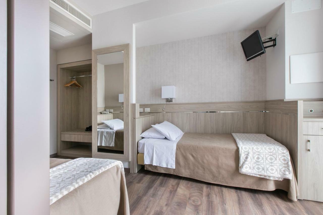 Hotel Conradi Chiavenna Buitenkant foto